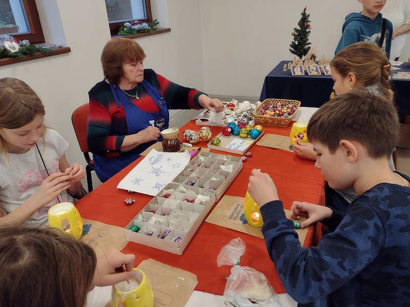 Vánoce se blíží.. Předvánoční předváděcí akce rukodělných výrobců začala ve Vlastivědném muzeu v Kyjově.