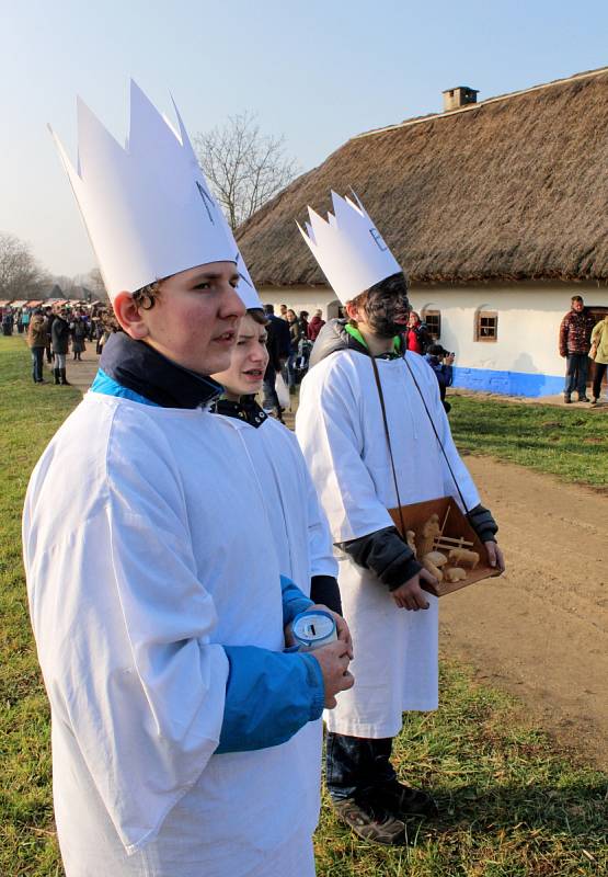 Jeden z tradičních pořadů strážnického skanzenu – Radujme se, veselme se. Návštěvníci zažili atmosféru adventu a vánočních svátků, jak je slavili předkové od svatého Mikuláše až po Tři krále.