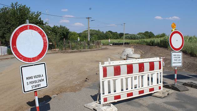Mezi Netínem a Olším bude silnice uzavřená od června do října. Ilustrační foto: