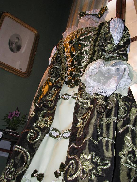 Fotogalerie: Barokní šaty v Miloticích - Hodonínský deník