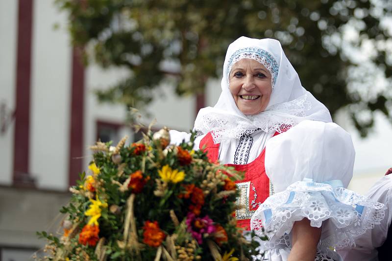 Kyjovské dožínky jsou tradiční folklorní akcí. Průvod v tradičních krojích prošel městem s několika zastávkami za doprovodu dechové hudby.