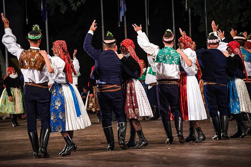 Mozaika pohledů a zážitků z letošního Mezinárodního folklorního festivalu ve Strážnici.