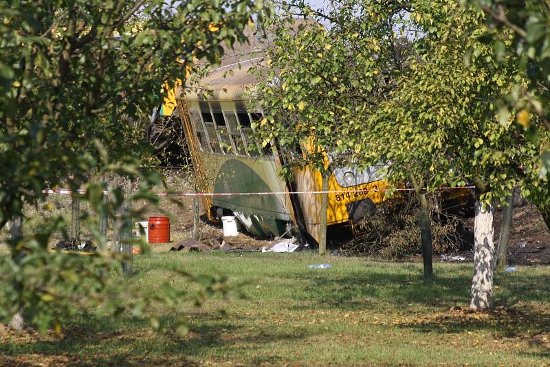 U Vnorov vykolejil 13. září 2016 vlak po srážce s traktorem. Neštěstí se stalo na přejezdu blízko ulice Průhony.