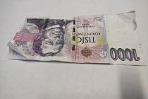 V obchodech na Hodonínsku platil muž falešnými bankovkami. 
