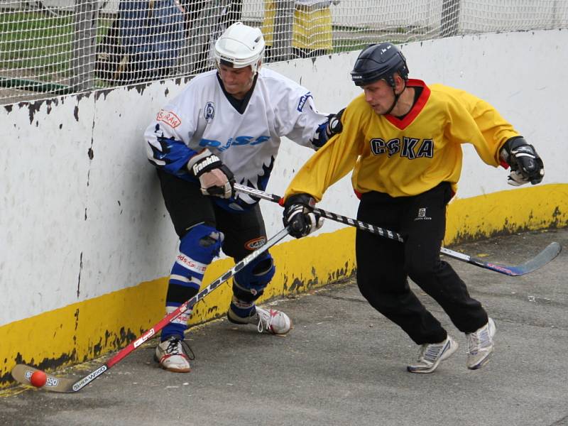 3. a 4. finále OHbL: CSKA vs. Rigum B (v bílém)