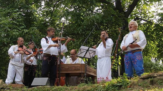 Největší horňácký folklorní svátek Horňácké slavnosti patřil čtyři dny Velké nad Veličkou.