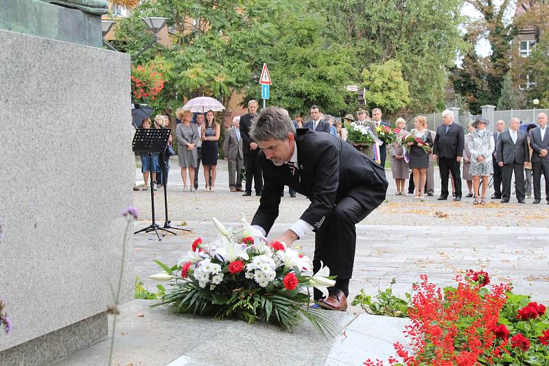 Pietní akt v Hodoníně u příležitosti osmdesáti let od úmrtí prvního československého prezidenta Tomáše Garrigua Masaryka.