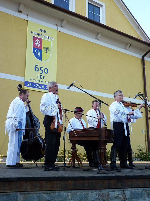 Hrubá Vrbka si o víkendu připomenula výročí 650 let od své první písemné zmínky.