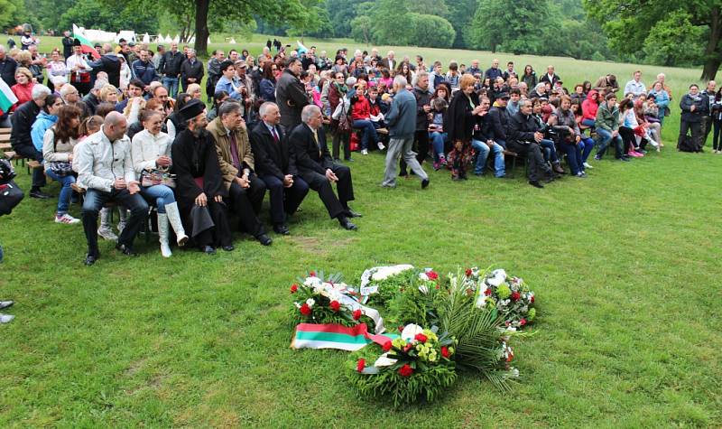 Pravoslavná cyrilometodějská pouť a Den Bulharů na Slovanském hradišti v Mikulčicích.