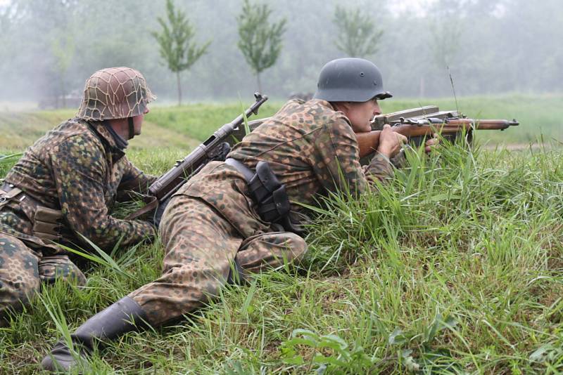 Historická ukázka bitvy z druhé světové války ve Vlkoši.