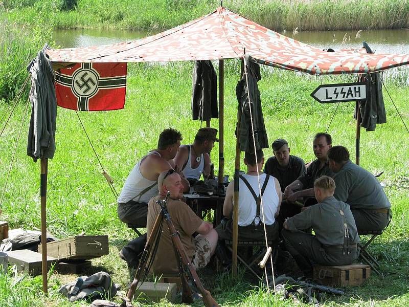 Vlkošská rekonstrukce pohraničních bojů v Sudetech.