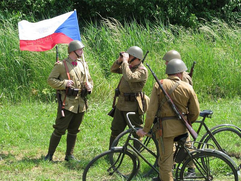 Vlkošská rekonstrukce pohraničních bojů v Sudetech.