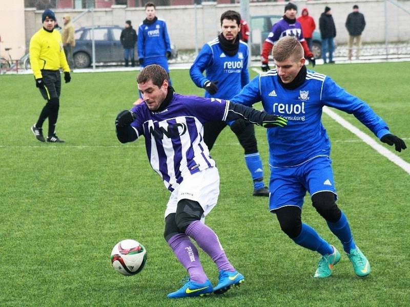 Hodonínský záložník Marián Švrček (vlevo) se společně se spoluhráči momentálně připravuje na kondičním soustředění na Nemojanském mlýně u Vyškova. 