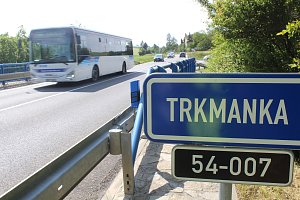 Upozornění a zákaz používání vody z říčky Trkmanky ve směru toku od Ždánic.