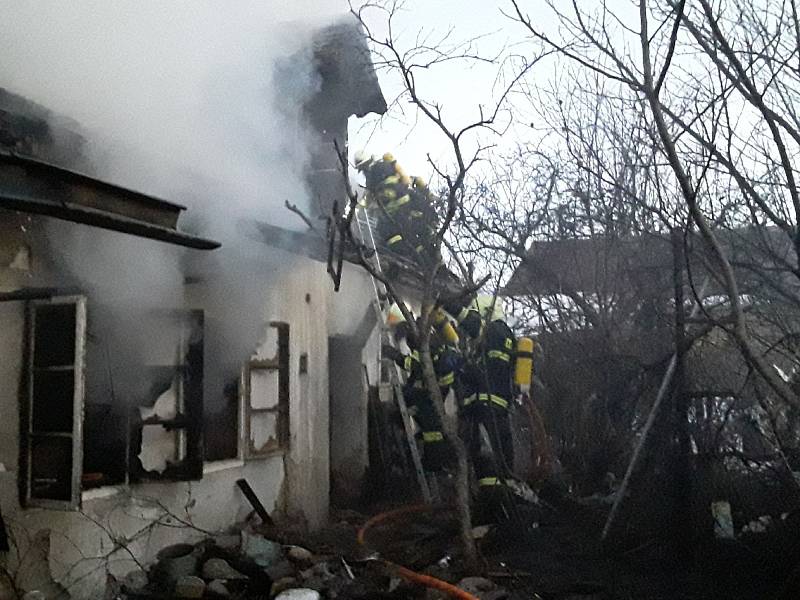 Požár stavení ve Strážnici si vyžádal jeden lidský život.