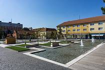 Příjemné prostředí pro místní budují ve Veselí na Moravou. Náměstí Míru čeká již druhá etapa rekonstrukce.