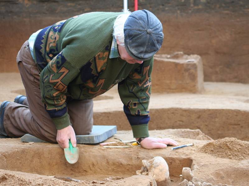 Archeologové objevili středověké pohřebiště