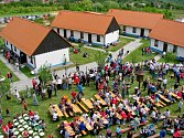 Pátý ročník kulinářské akce Bukovanský gulášek. Vaření pokrmu původem z Maďarska se zhostilo třináct týmů.