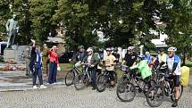 Tradičního dvoudenního cyklopřejezdu z Hodonína do Košarísk se zúčastnilo patnáct Čechů a Slováků.