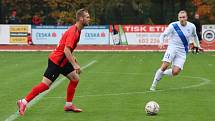 Hodonínští fotbalisté (v červeném) remizovali s Frýdkem-Místkem 1:1.