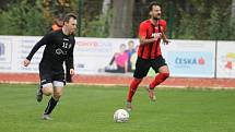 Hodonínští fotbalisté (v červeném) porazili Uherský Brod 3:0.