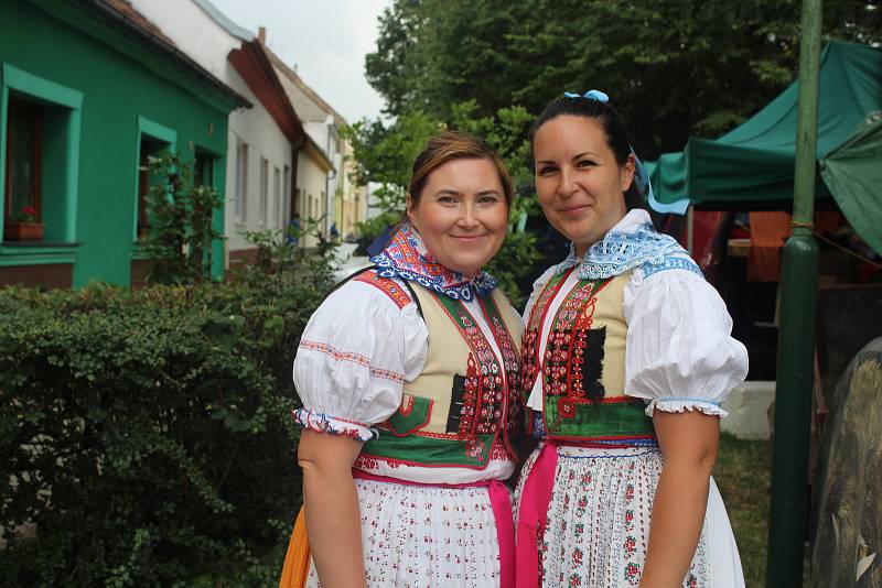 Na Horňácku se po čtyřech letech konal krojovaný průvod