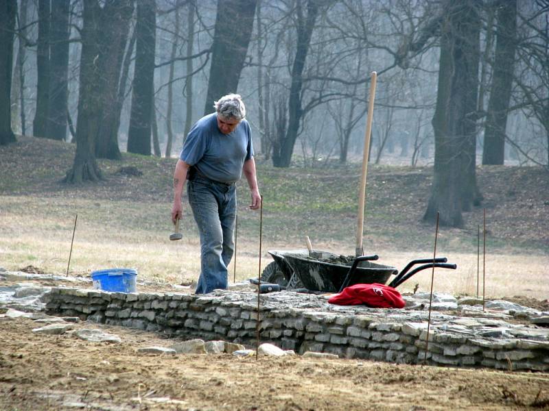 Dělnici budou v bazilice do června.