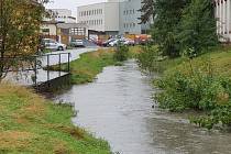 První povodňový stupeň na říčce Kyjovce v Kyjově v říjnu 2020.