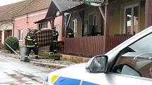 Hospoda v Louce na Horňácku po nočním požáru. S plameny bojovali hasiči více než pět hodin.