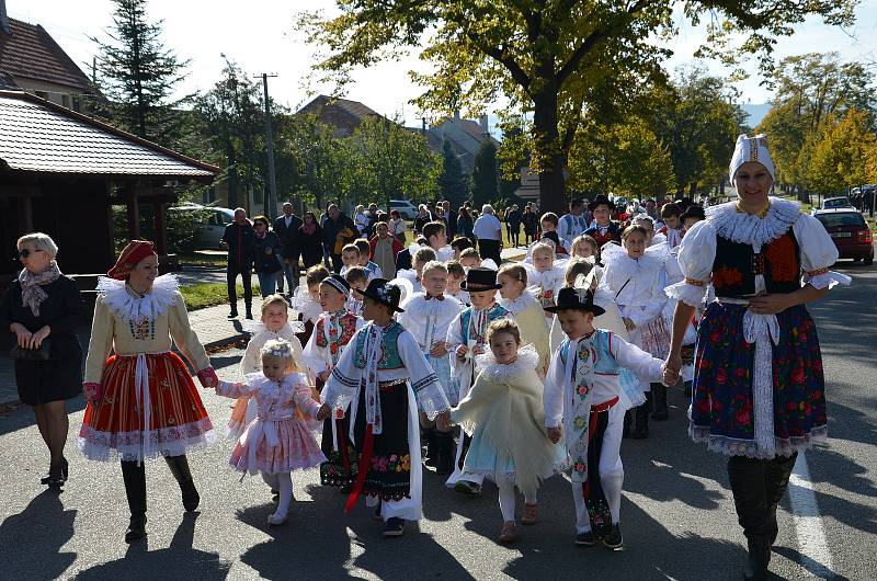 Hodové veselí v Hroznové Lhotě.