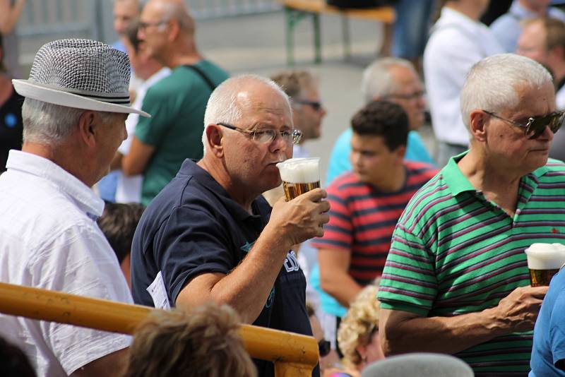 V Ratíškovicích se konal jubilejní 50. ročník mezinárodního festivalu dechových hudeb. Vystoupilo hned dvanáct kapel, na začátku sobotního odpoledního programu Mistříňanka a Stříbrňanka.