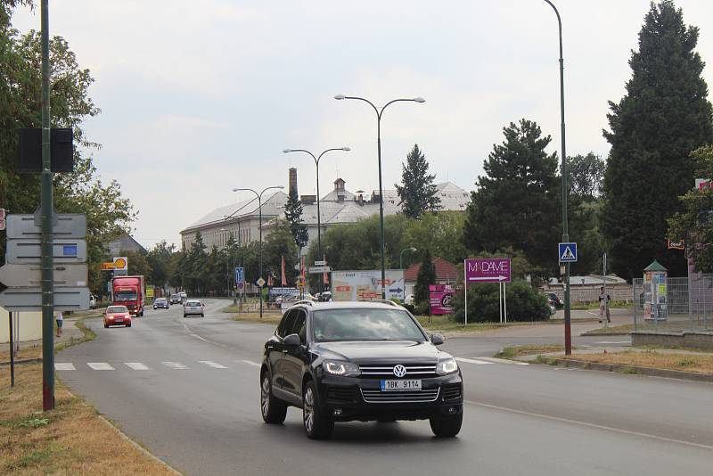 Průtah Hodonína ve směru na Slovensko čekají nákladné opravy.