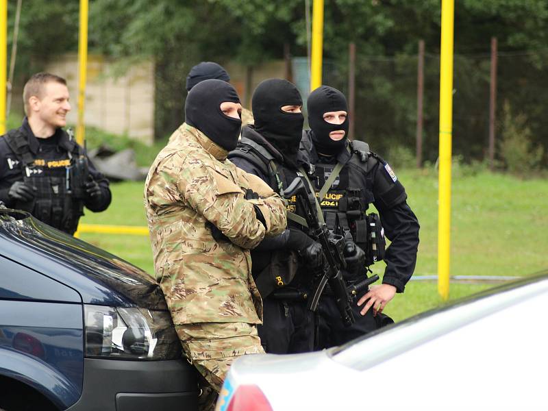 Workshop Policistou na zkoušku v areálu stadionu U Červených domků v Hodoníně. Jednotlivé policejní útvary představily svou práci, přiletěl také vrtulník se zásahovou jednotkou.