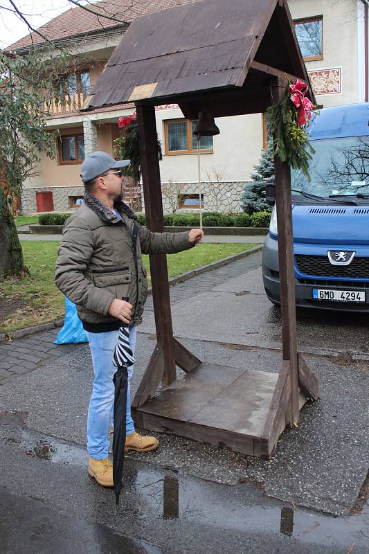 Stánkaři zaplnili Francouzskou ulici v Čejči.