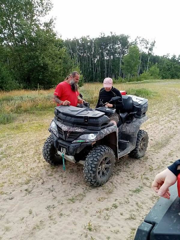 Dobrovolníci, kteří pomáhali v tornádem postižených obcích, chystají benefiční festival.