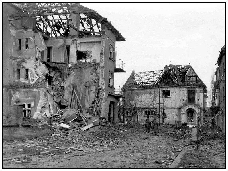 Následky bombardování Hodonína z 20. listopadu 1944.