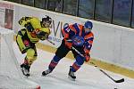 2. liga, východ: SHK Hodonín (v modrém) vs. HC Uničov