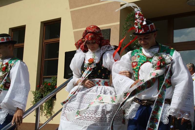 Povolení hodů před radnicí v Rohatci.