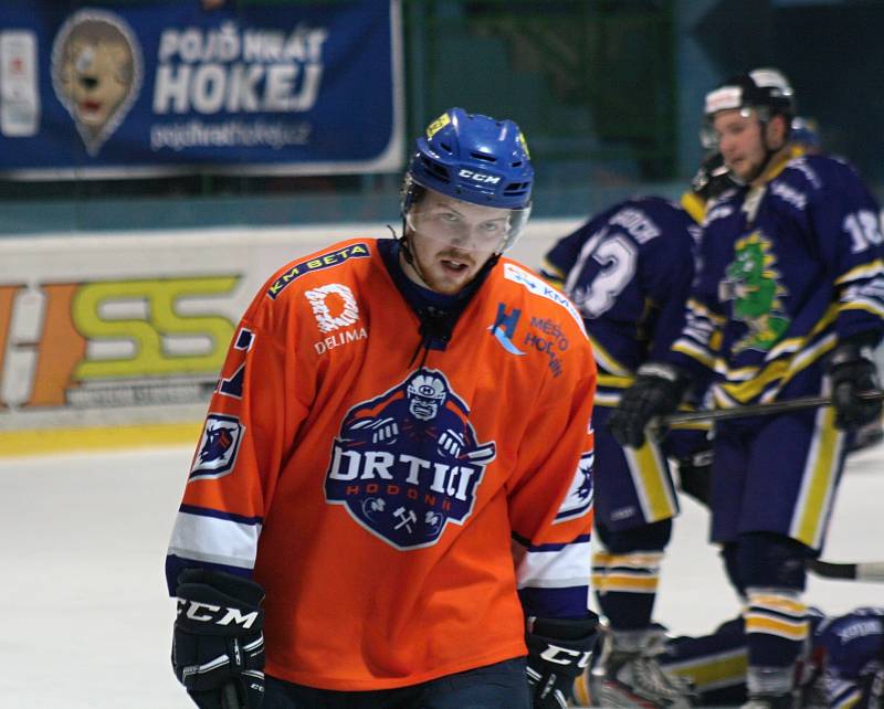 Hodonínští hokejisté prohráli ve 41. kole druhé ligy se Šumperkem 1:5. Drtiči se po sobotním zápase zlobili na rozhodčího Vrbu.