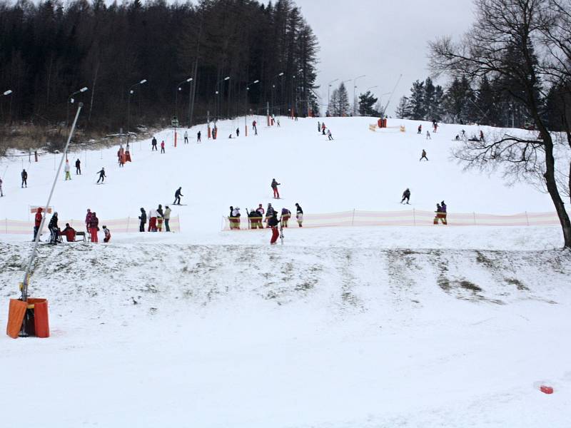 Start lyžařské sezony začátkem února ve Skiareálu Filipov u Javorníku.