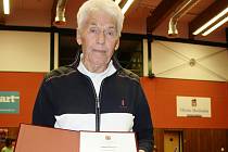 Jednaosmdesátiletý trenér Vladimír Brhel v poslední době obdržel cenu od představitelů Jihomoravského kraje, města Hodonína i Českého svazu stolního tenisu.