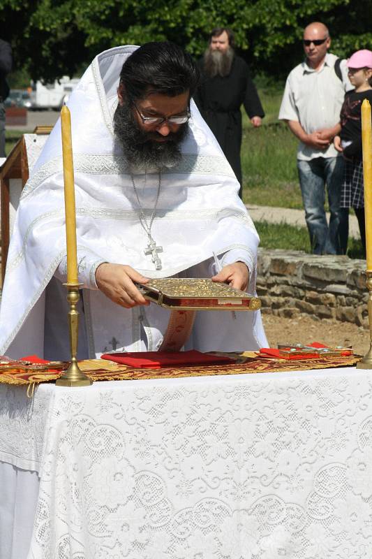 Jaro v Rasticově městě Morava. Pravoslavná cyrilometodějská pouť se svatou liturgií.