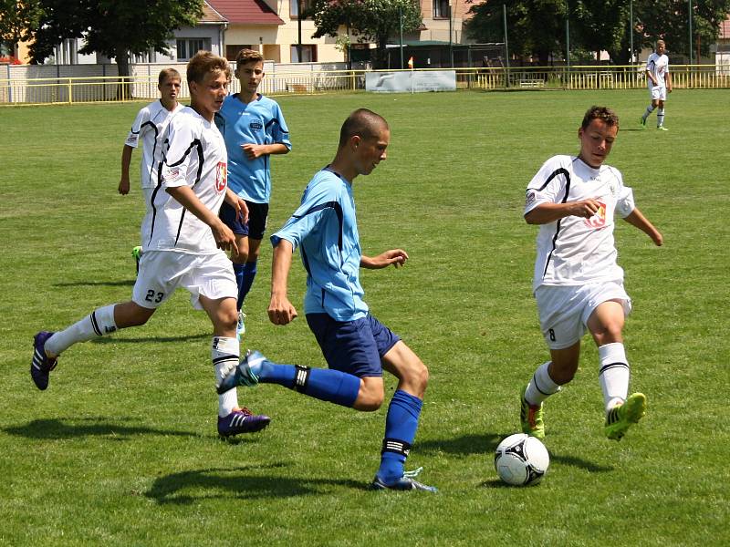 Na hřišti Baníku Ratíškovice se uskuteční již třináctý ročník Memorálu Ondřeje Voříška. O vítězství si to rozdá osm dorosteneckých týmů z České republiky, Slovenska a Maďarska.