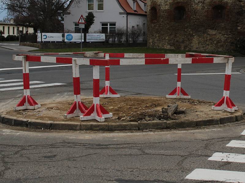 Místo u Veselské brány ve Strážnici, kde stávala kaplička.