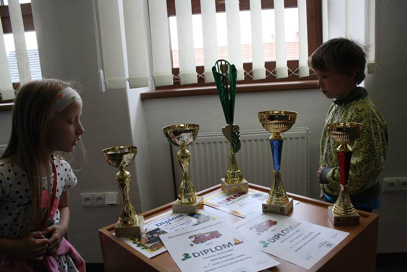 Výstava trofejí v rohatecké staré škole.