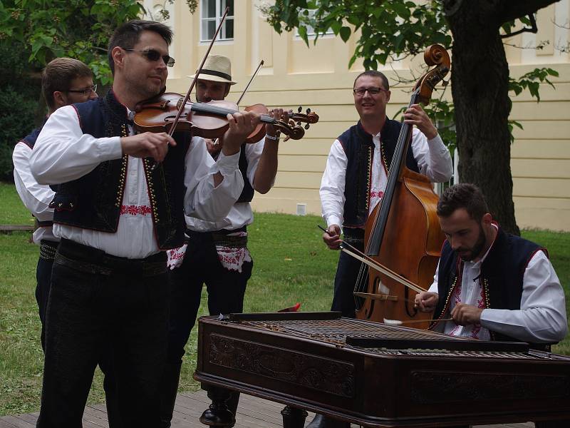 Strážnice o víkendu žila třiasedmdesátým folklorním festivalem.