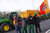 Zemědělci protestovali v jihomoravském Hodoníně na hranicích se Slovenskem proti zemědělské politice EU. Přijeli i jejich kolegové z Maďarska, Polska a právě Slovenska.