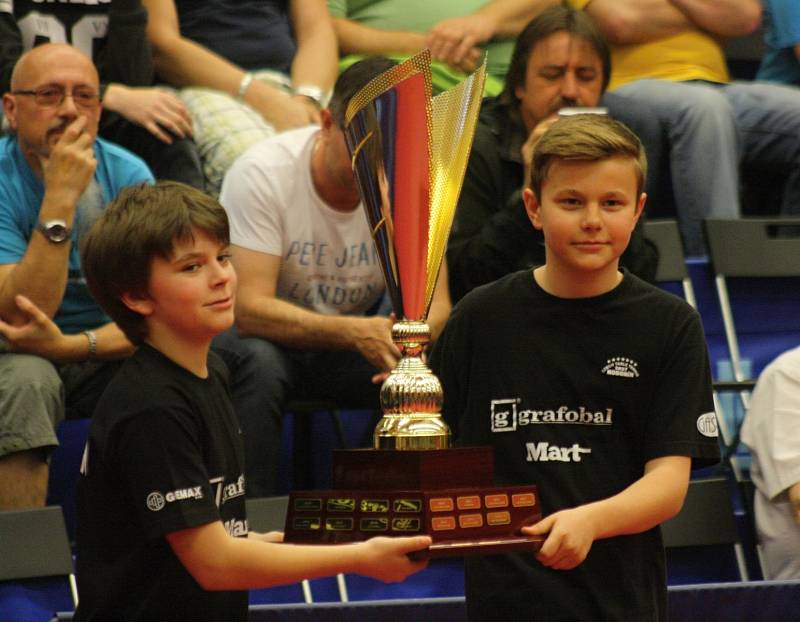 Stolní tenistky Hodonína porazily ve třetím finále play-off ženské extraligy Moravský Krumlov 5:3 a po jedenácté získaly titul mistra České republiky.