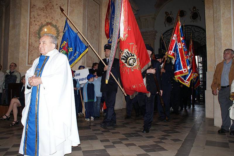 První z jedenácti poutí, které se každoročně konají ve Křtinách, už tradičně patří hasičům. Ti tam vždy na přelomu dubna a května slaví svátek svatého Floriána, patrona hasičů. 