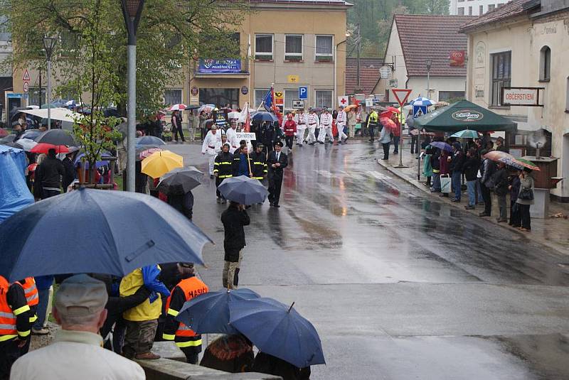 První z jedenácti poutí, které se každoročně konají ve Křtinách, už tradičně patří hasičům. Ti tam vždy na přelomu dubna a května slaví svátek svatého Floriána, patrona hasičů. 